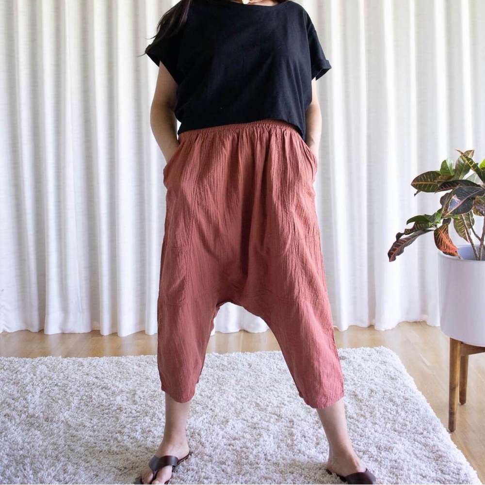 Relaxed Drop-Crotch Cropped Pants in Terracotta